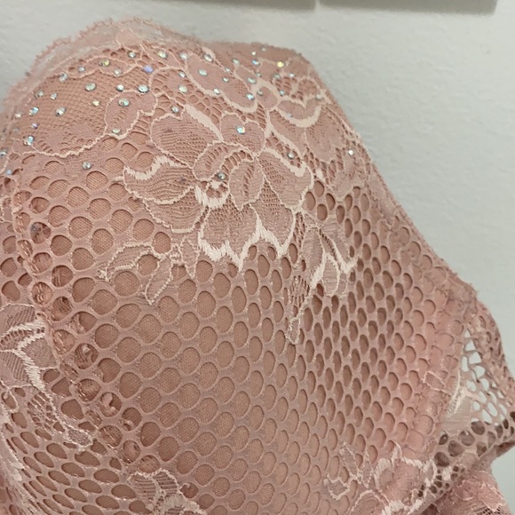 32DD La senza bra like new worn minimally pink with beautiful detail - Picture 2 of 4